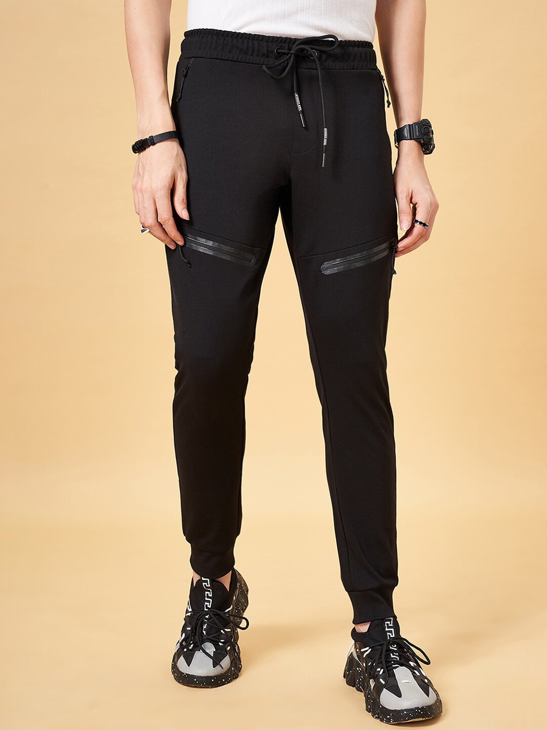 

Street 808 by Pantaloons Men Mid Rise Side Pockets Joggers, Black