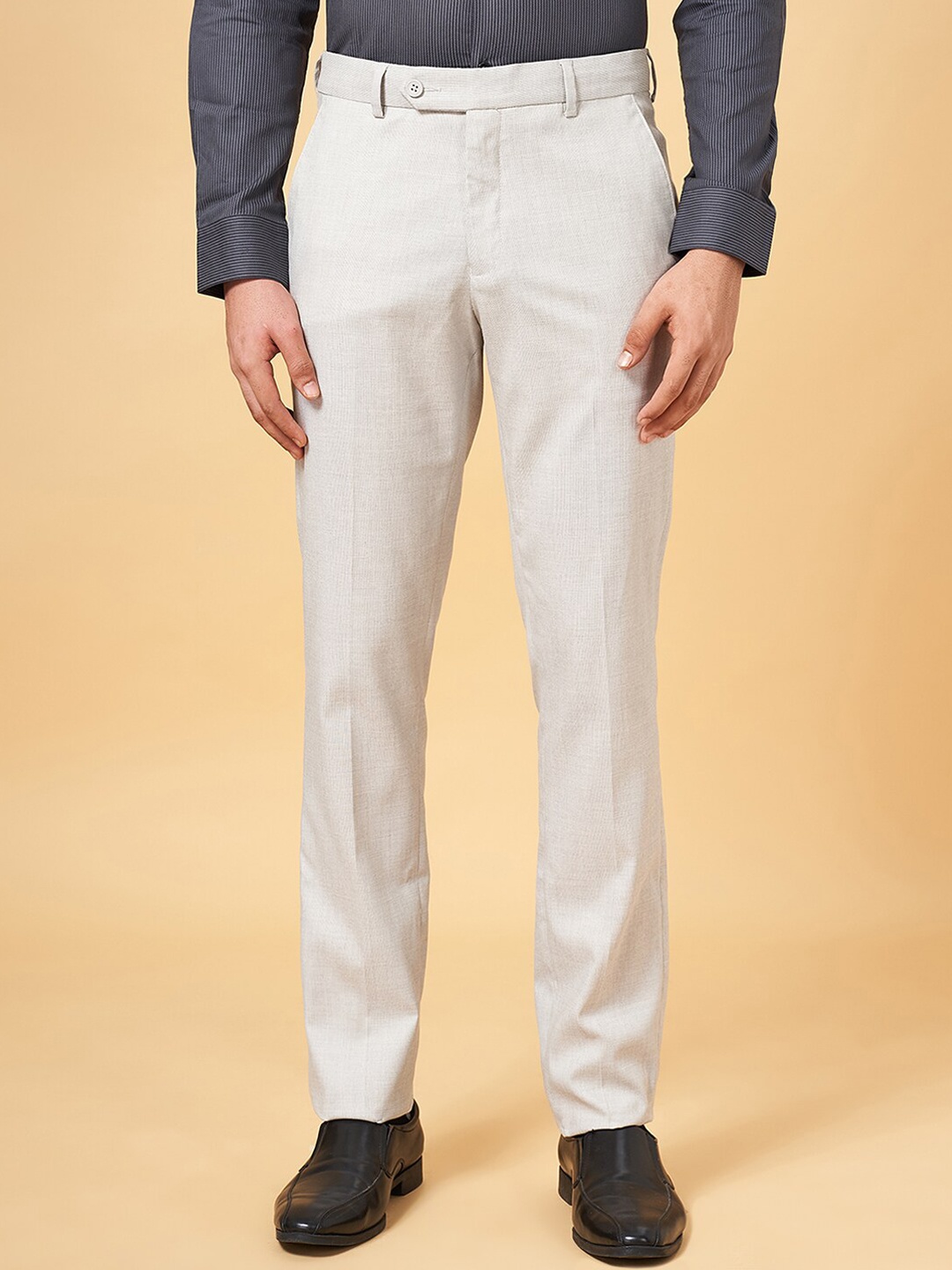 

Peregrine by Pantaloons Men Mid Rise Slim Fit Formal Trousers, Silver