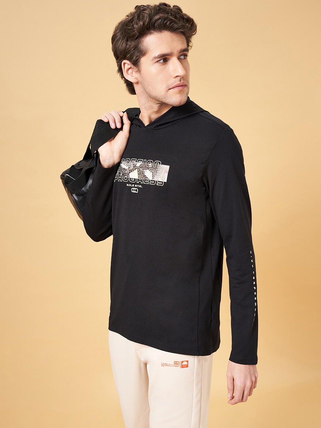 

Ajile by Pantaloons Typography Printed Hooded Slim Fit T-shirt, Black