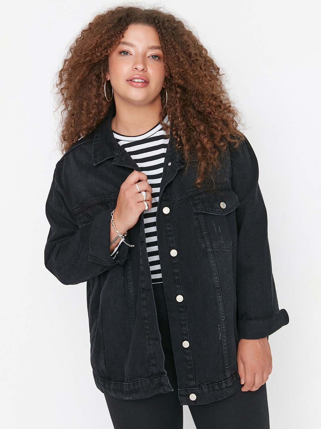 

Trendyol Spread Collar Pure Cotton Denim Jacket, Black