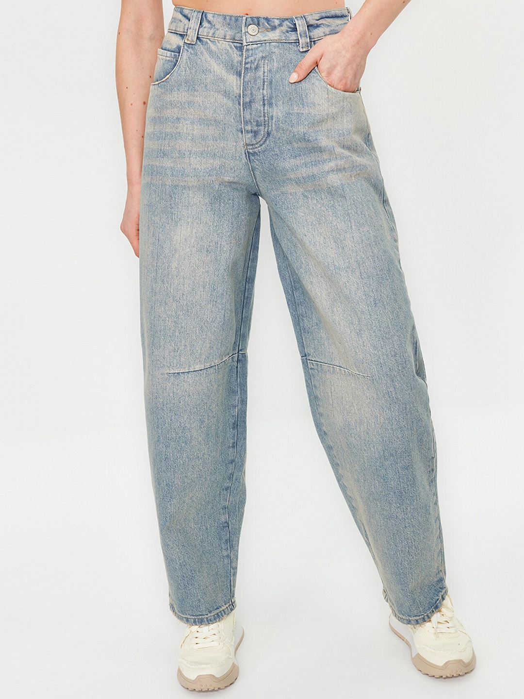 

Trendyol Women Light Fade Clean Look Pure Cotton Jeans, Blue