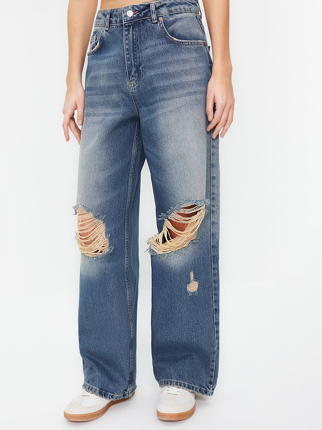 

Trendyol Women Highly Distressed Light Fade Pure Cotton Jeans, Blue