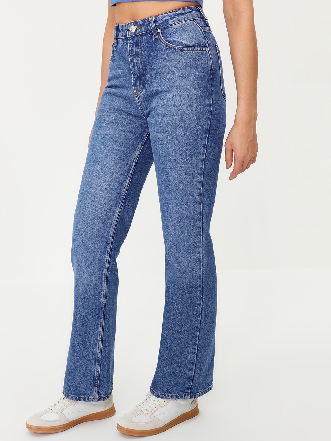 

Trendyol Women Clean Look Light Fade Pure Cotton Jeans, Blue