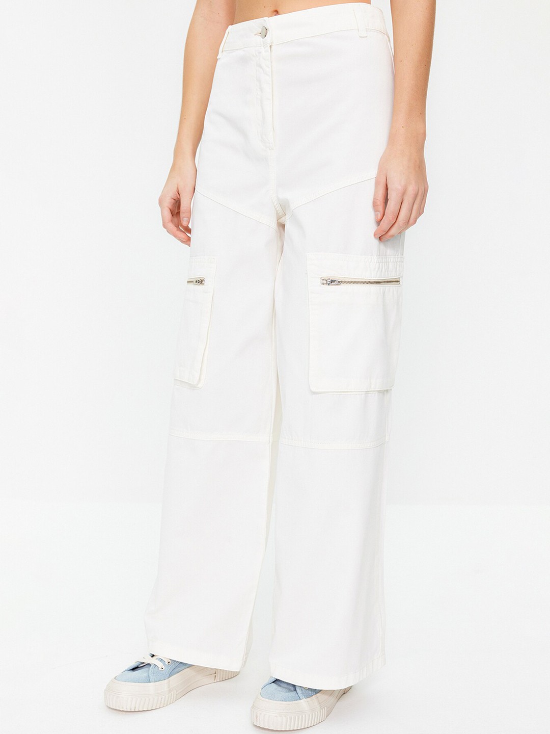 

Trendyol Women Mid Rise Pure Cotton Denim Cargo, White