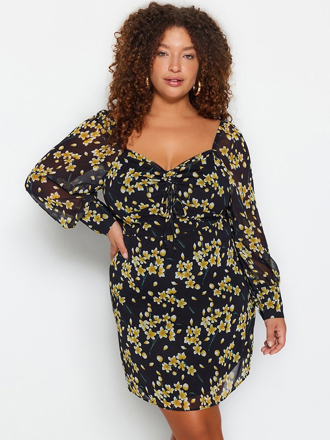 

Trendyol Plus Size Floral Printed Sweetheart Neck Cuffed Sleeves A-Line Dress, Black