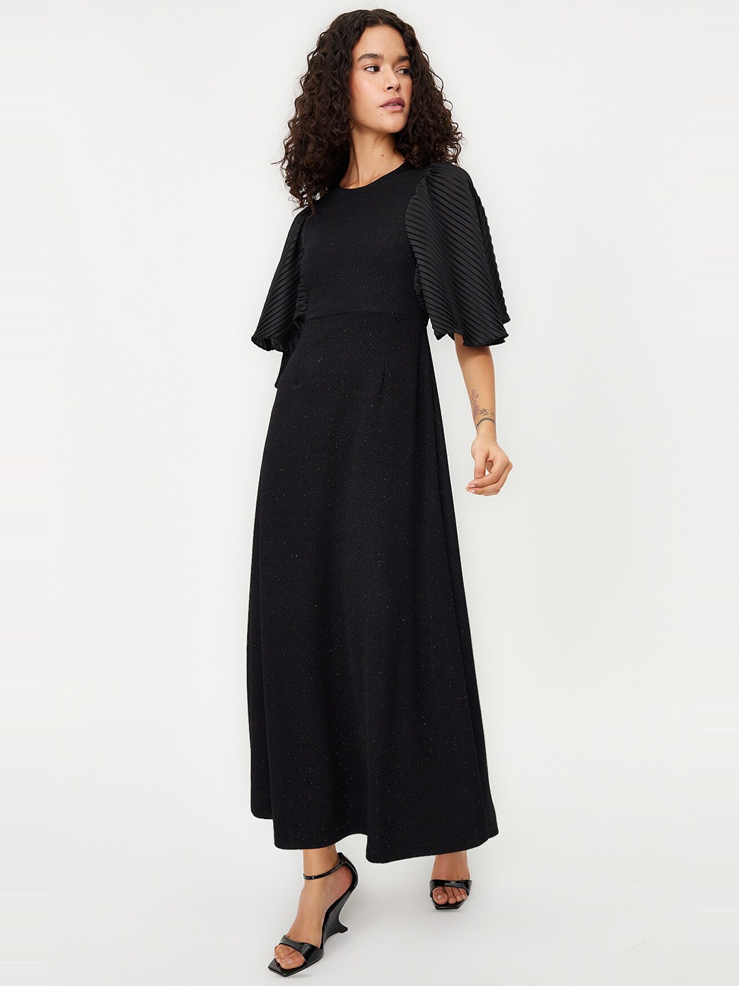 

Trendyol Round Neck Flared Sleeve Maxi Dress, Black