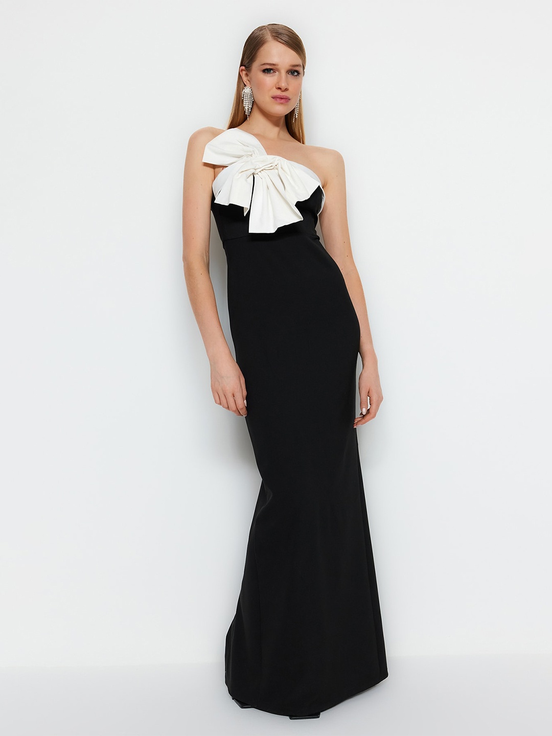 

Trendyol Strapless Bow Maxi Dress, Black