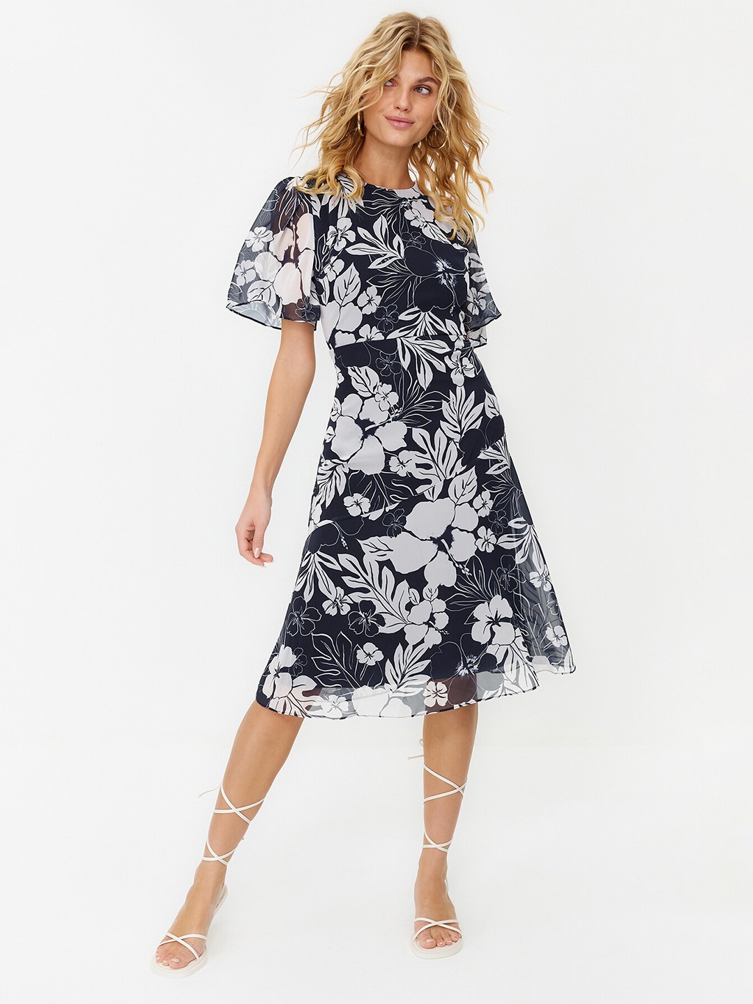 

Trendyol Floral Printed Flared Sleeves Fit & Flare Dress, Navy blue