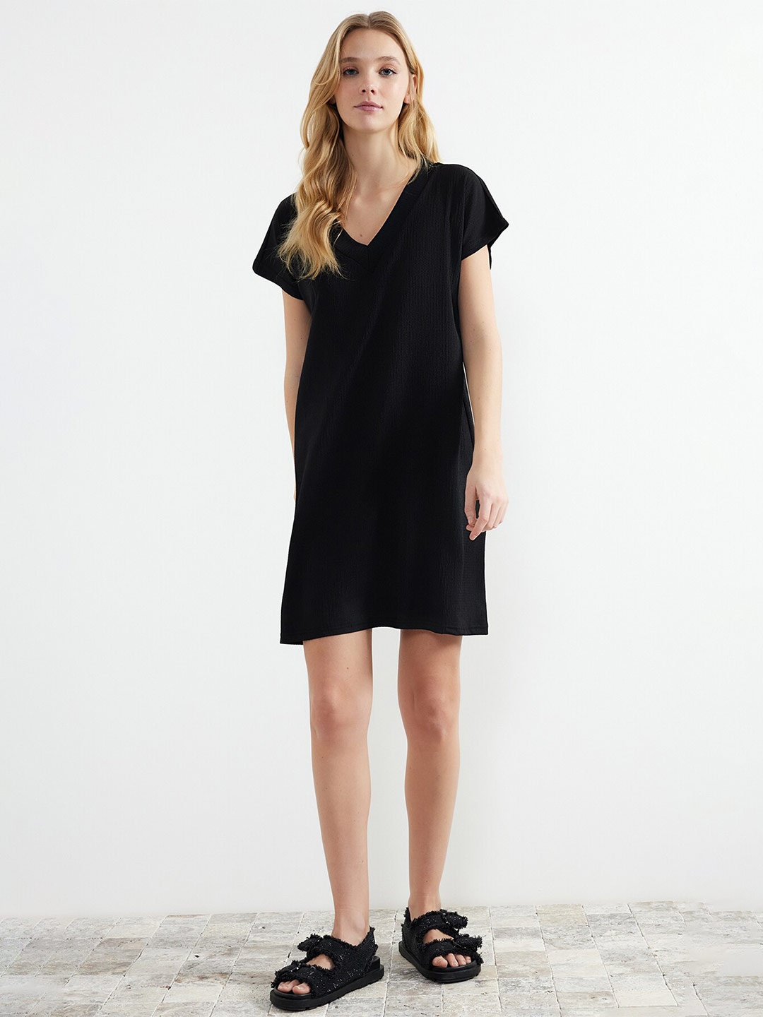 

Trendyol V-Neck T-shirt Dress, Black