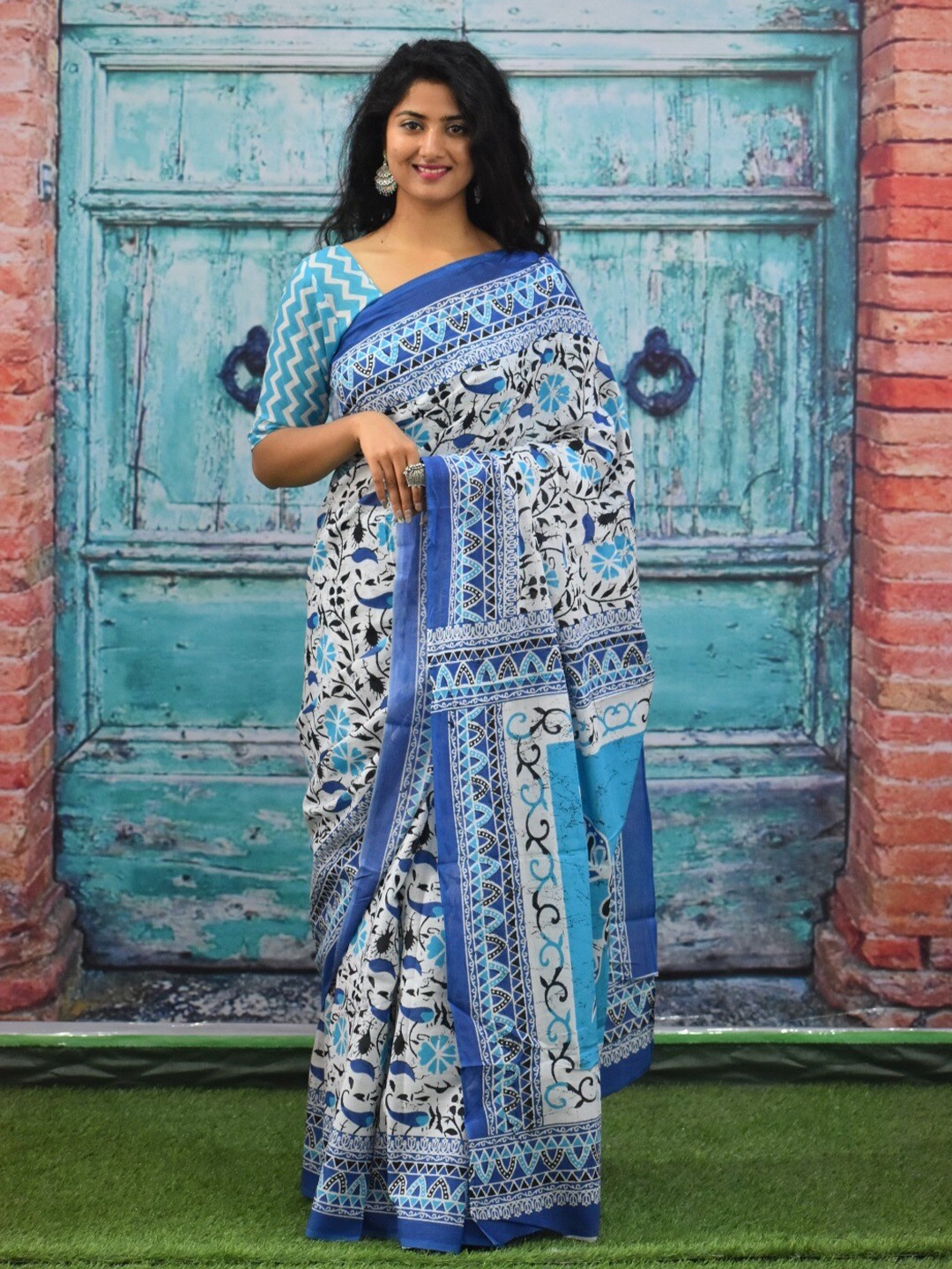 

KIAARON Ethnic Motifs Printed Pure Cotton Block Print Saree, Blue