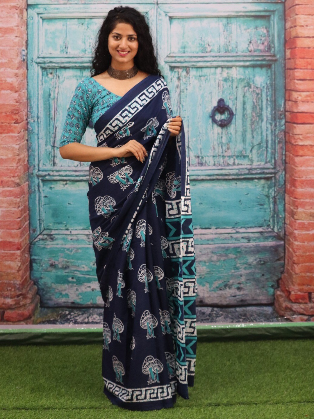 

KIAARON Ethnic Motifs Printed Pure Cotton Block Print Saree, Blue