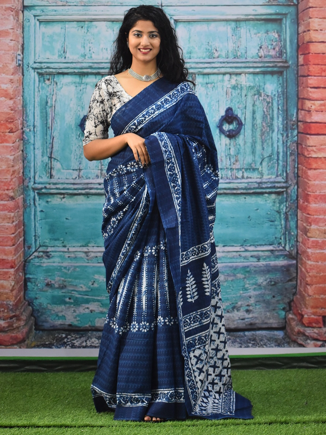 

KIAARON Ethnic Motifs Printed Pure Cotton Block Print Saree, Blue