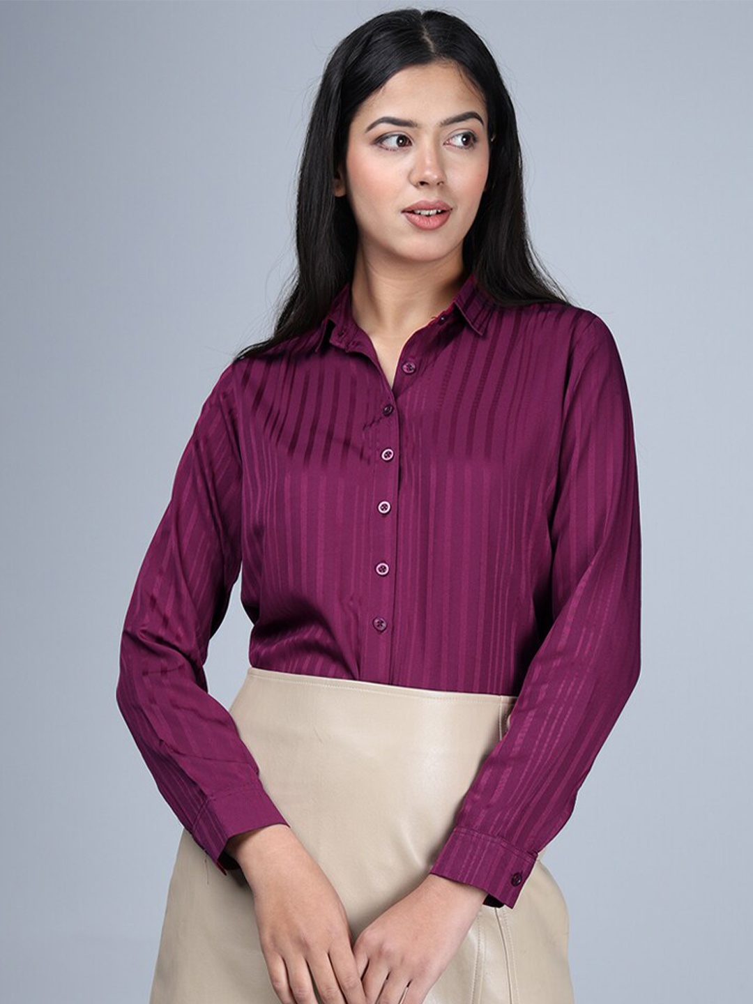 

Eyebogler Vertical Stripes Spread Collar Casual Shirt, Purple