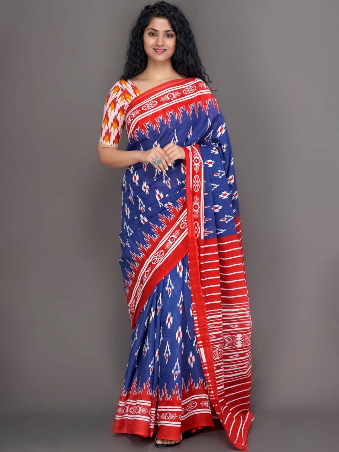 

KIAARON Geometric Printed Ikat Pure Cotton Block Print Saree, Red