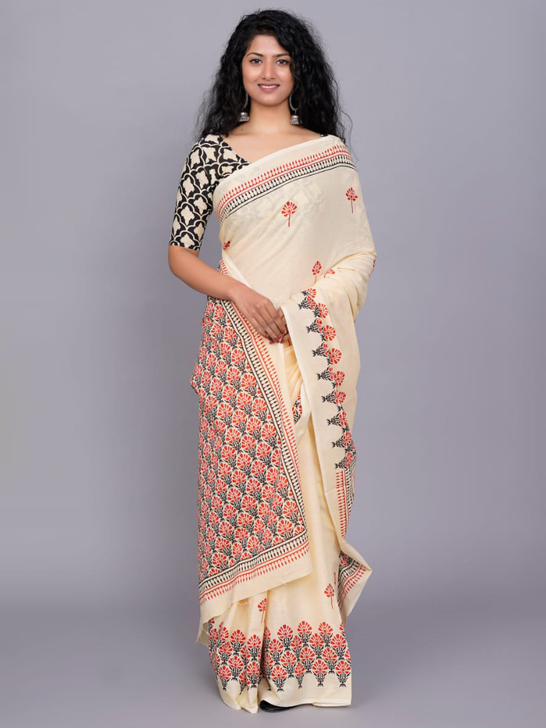

KIAARON Ethnic Motifs Printed Pure Cotton Block Print Saree, Cream