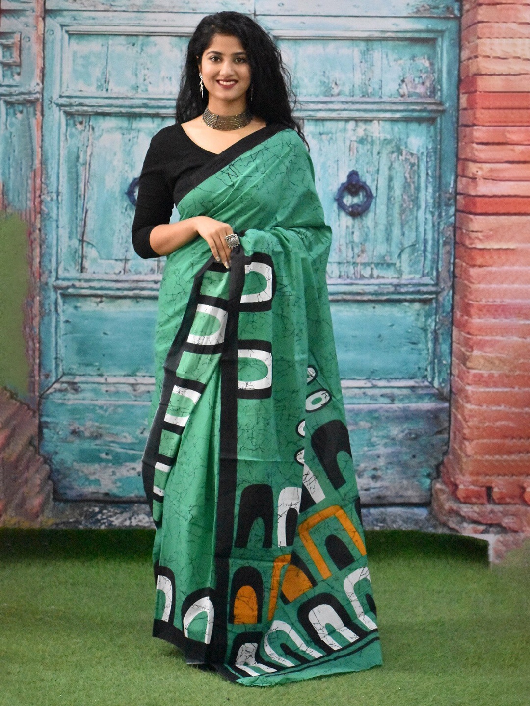 

KIAARON Abstract Printed Pure Cotton Block Print Saree, Green