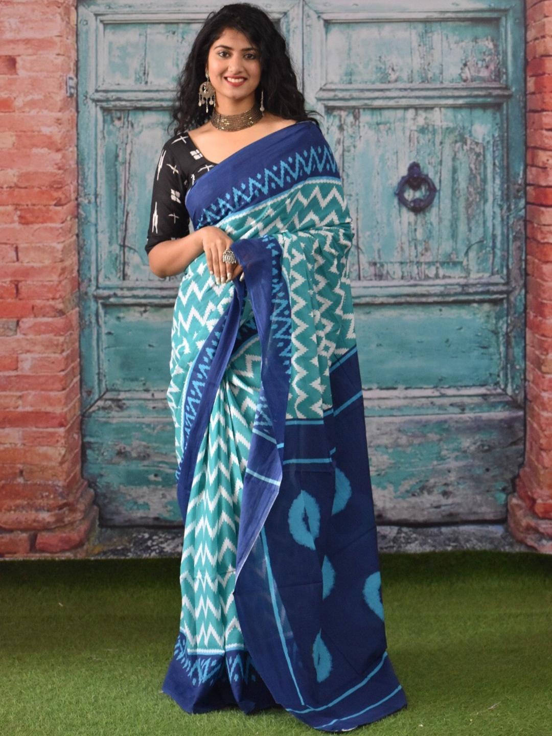 

KIAARON Geometric Printed Pure Cotton Block Print Saree, Blue