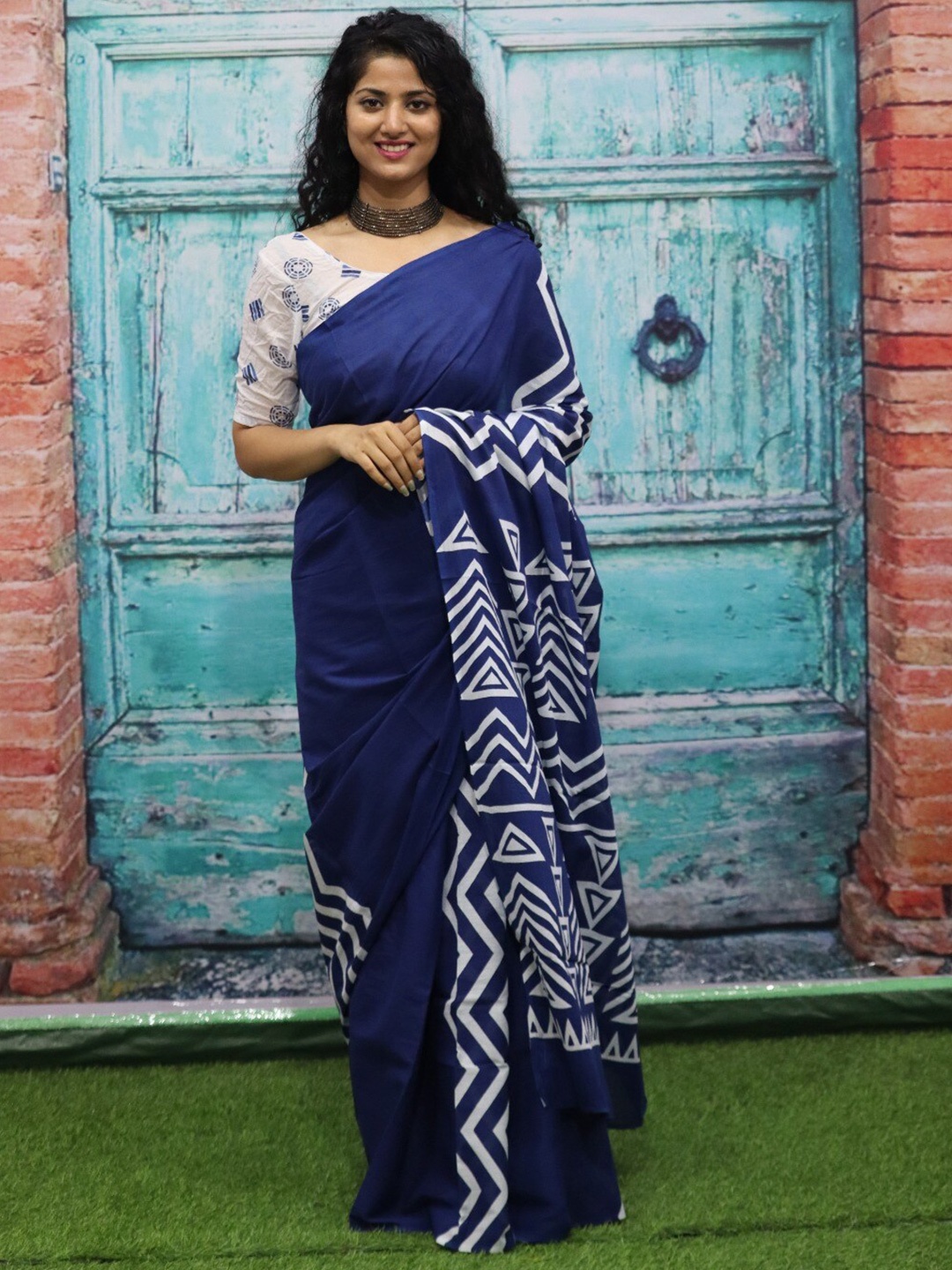 

KIAARON Geometric Printed Pure Cotton Block Print Saree, Blue