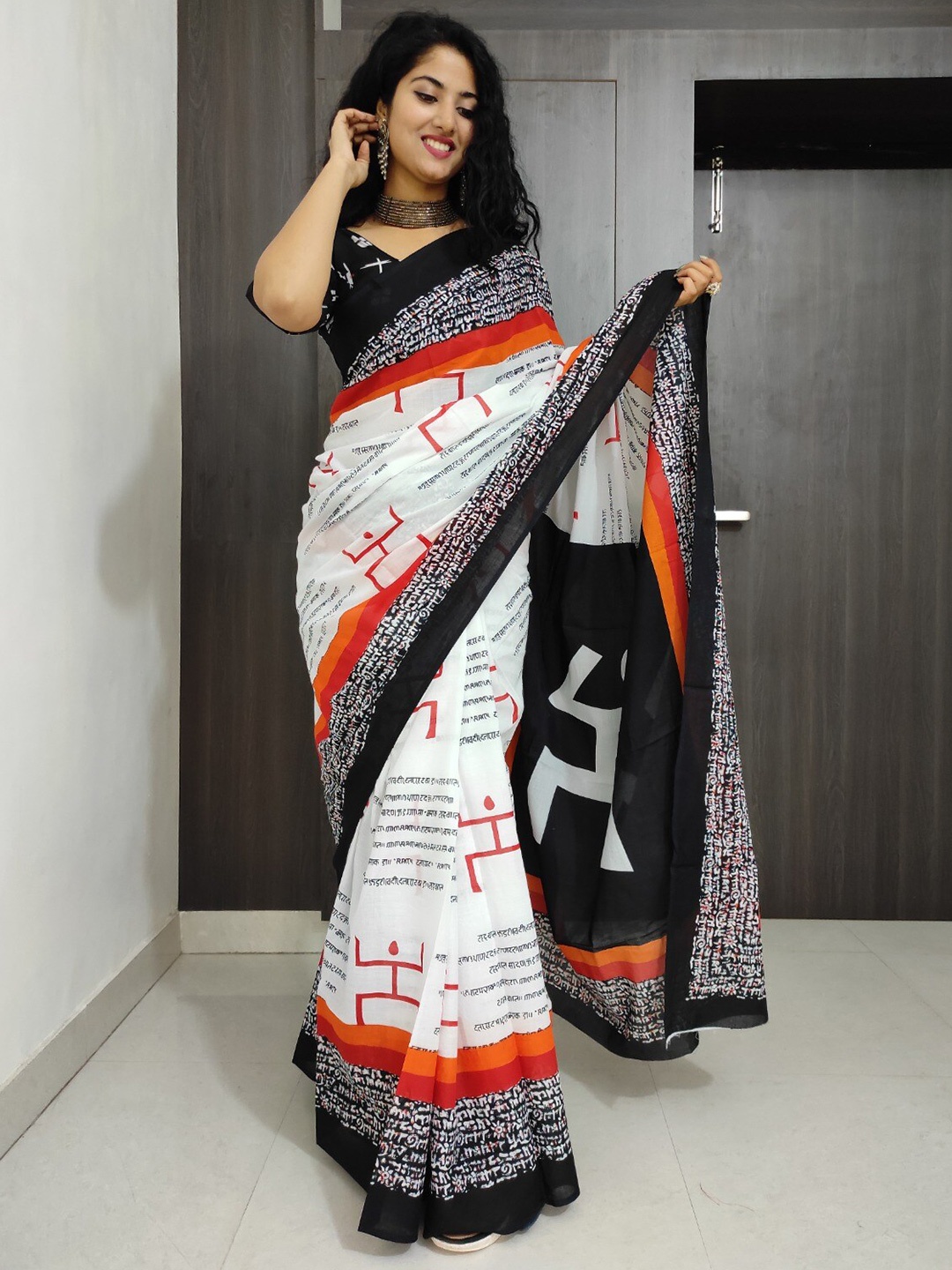 

KIAARON Geometric Printed Pure Cotton Block Print Saree, White