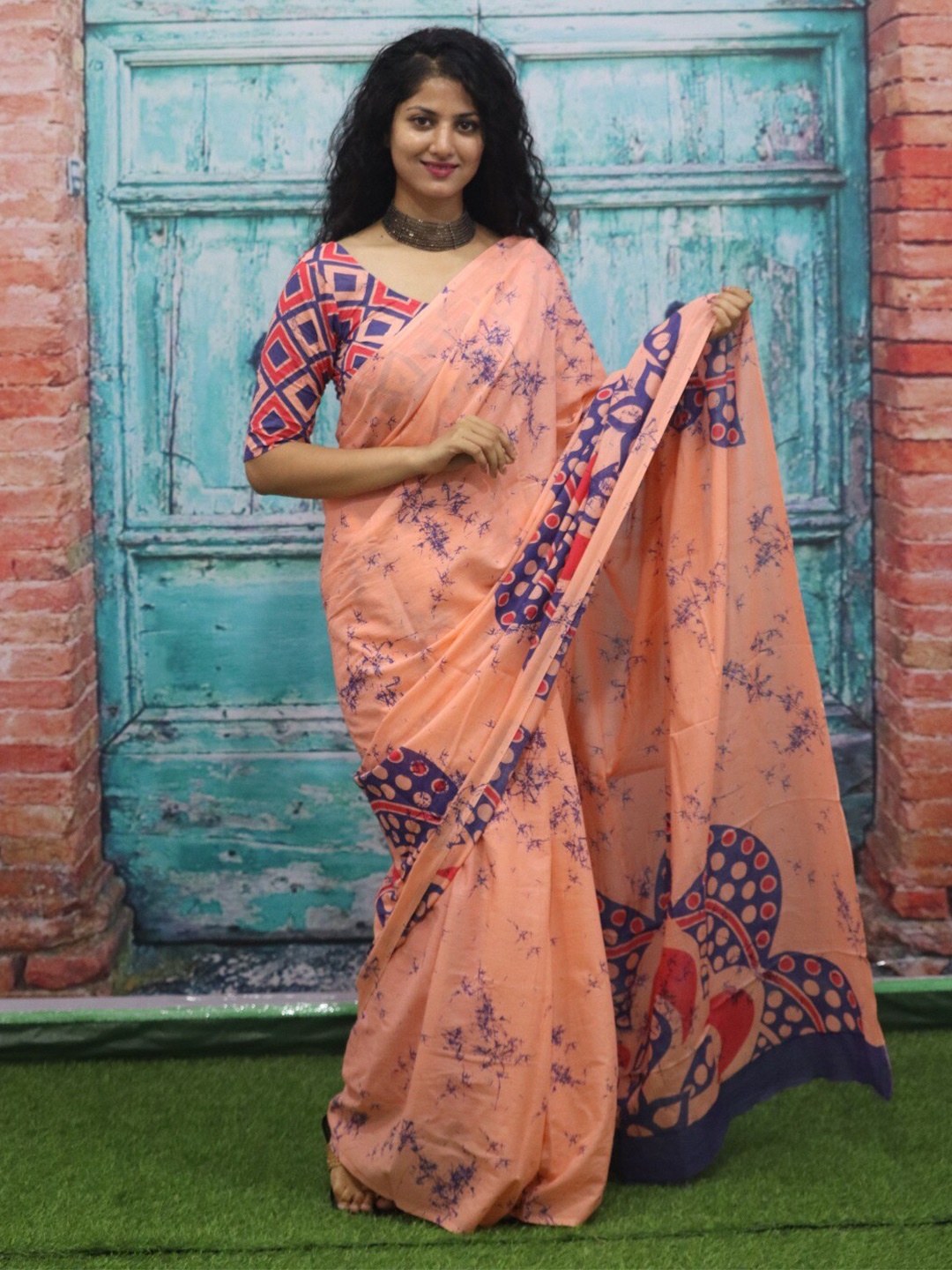 

KIAARON Abstract Printed Pure Cotton Block Print Saree, Peach