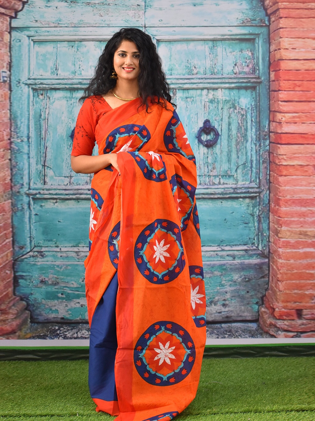 

KIAARON Batik Printed Pure Cotton Block Print Saree, Orange