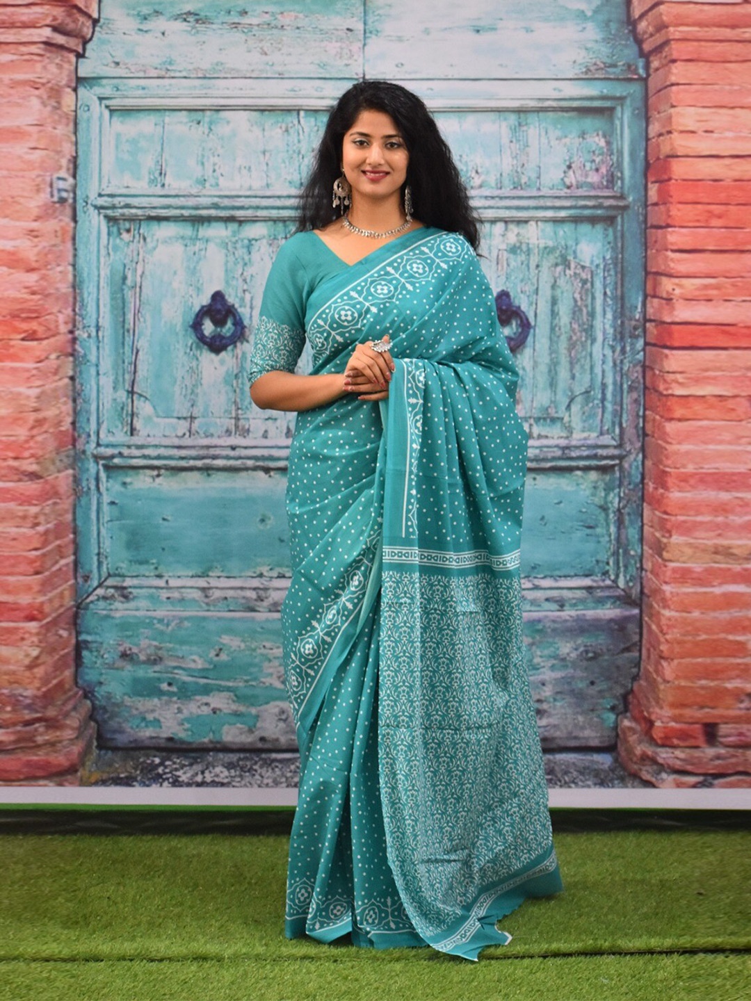 

KIAARON Ajrak Printed Block Pure Cotton Block Print Saree, Blue