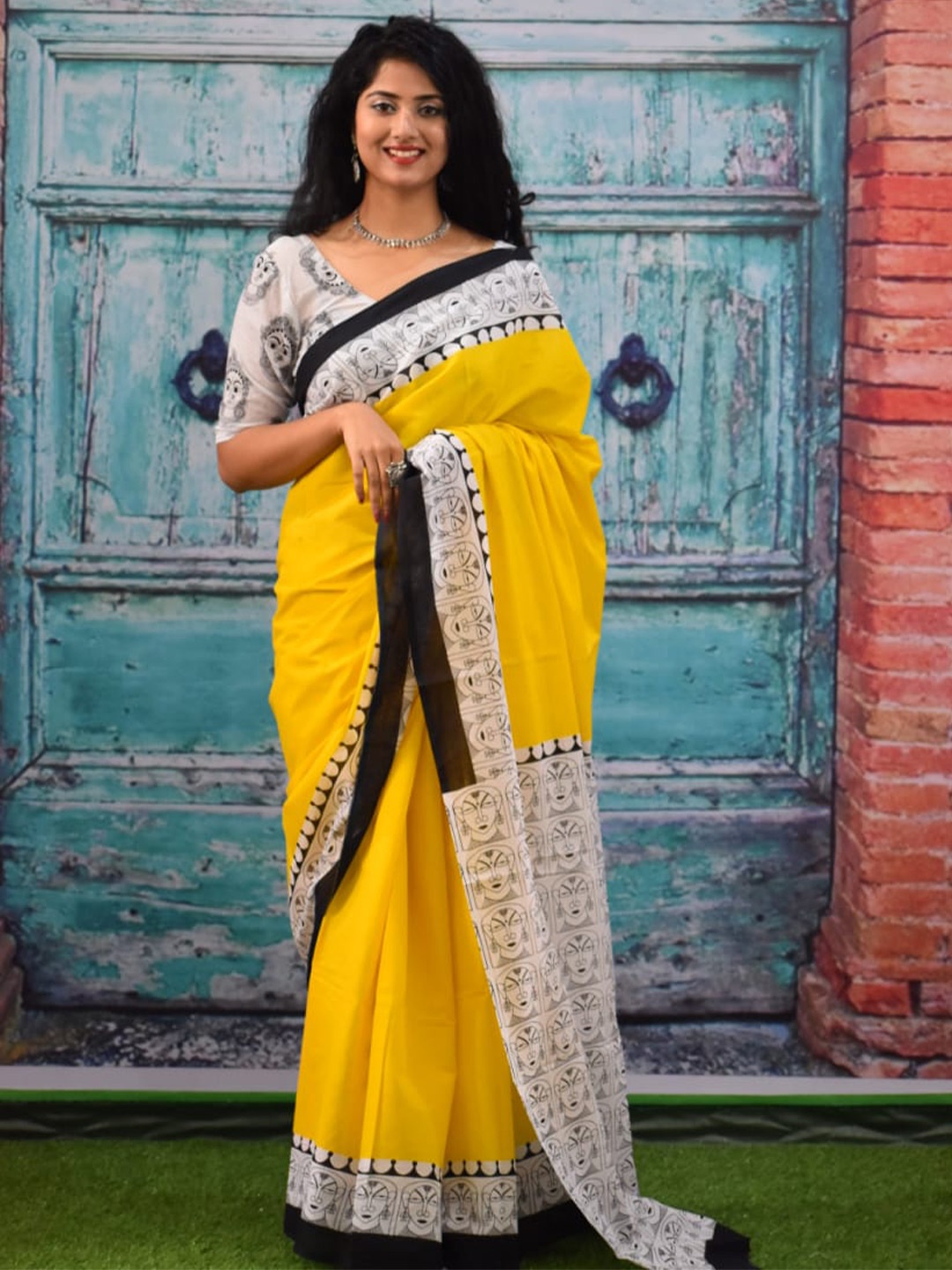 

KIAARON Pure Cotton Block Print Saree, Yellow