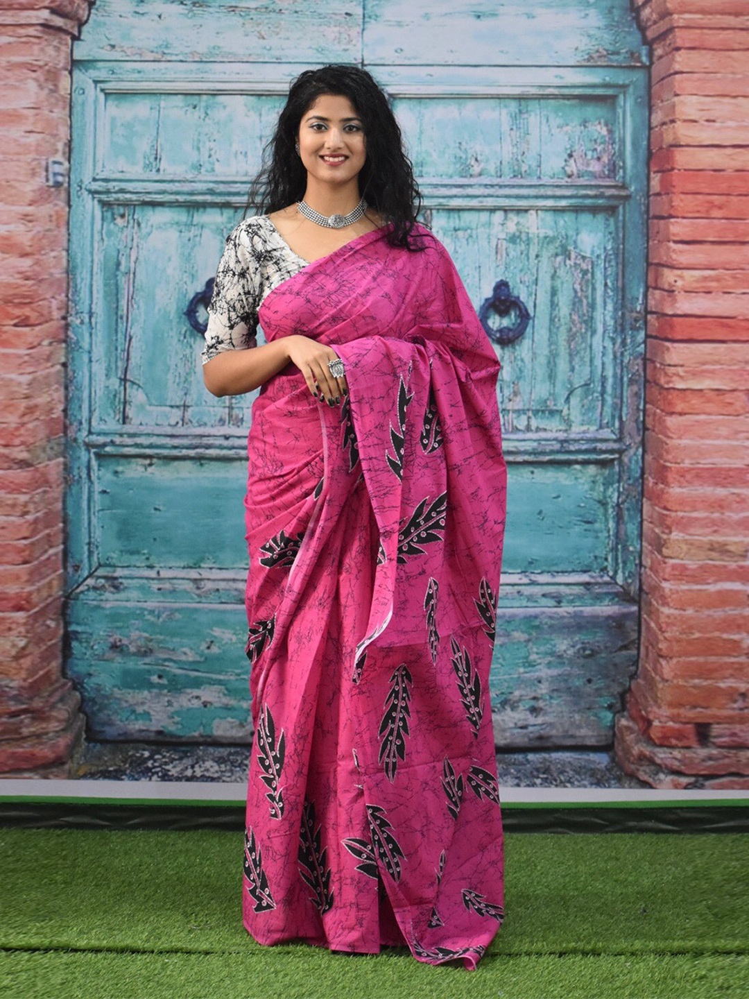 

KIAARON Floral Printed Pure Cotton Block Print Saree, Pink