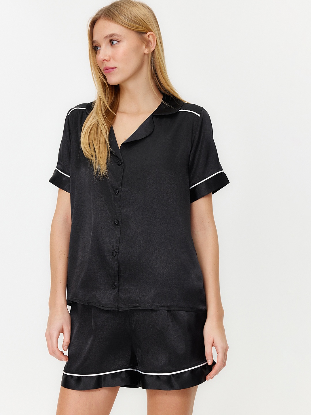 

Trendyol Lapel Collar Night suit, Black