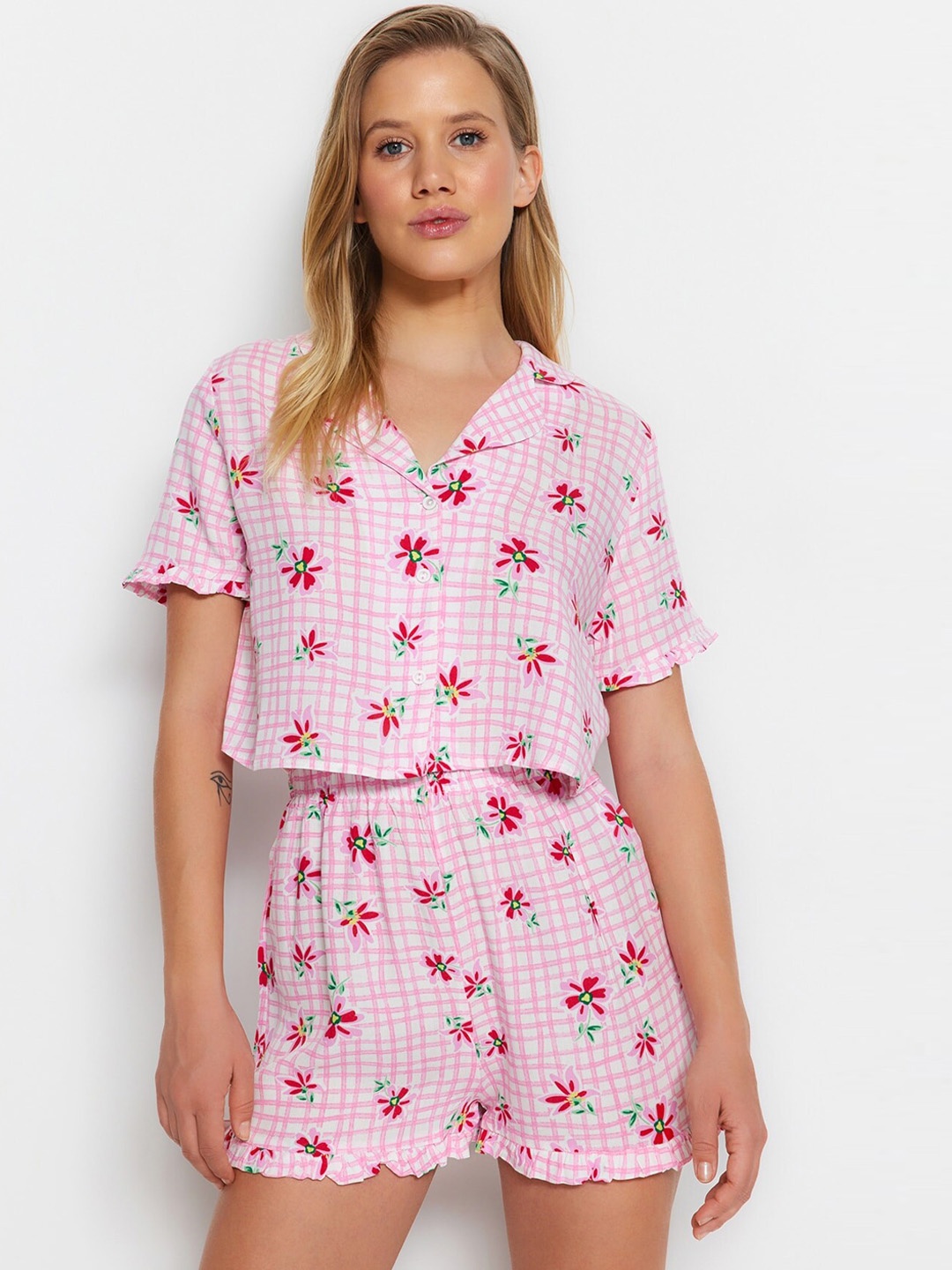 

Trendyol Floral Printed Night suit, Pink