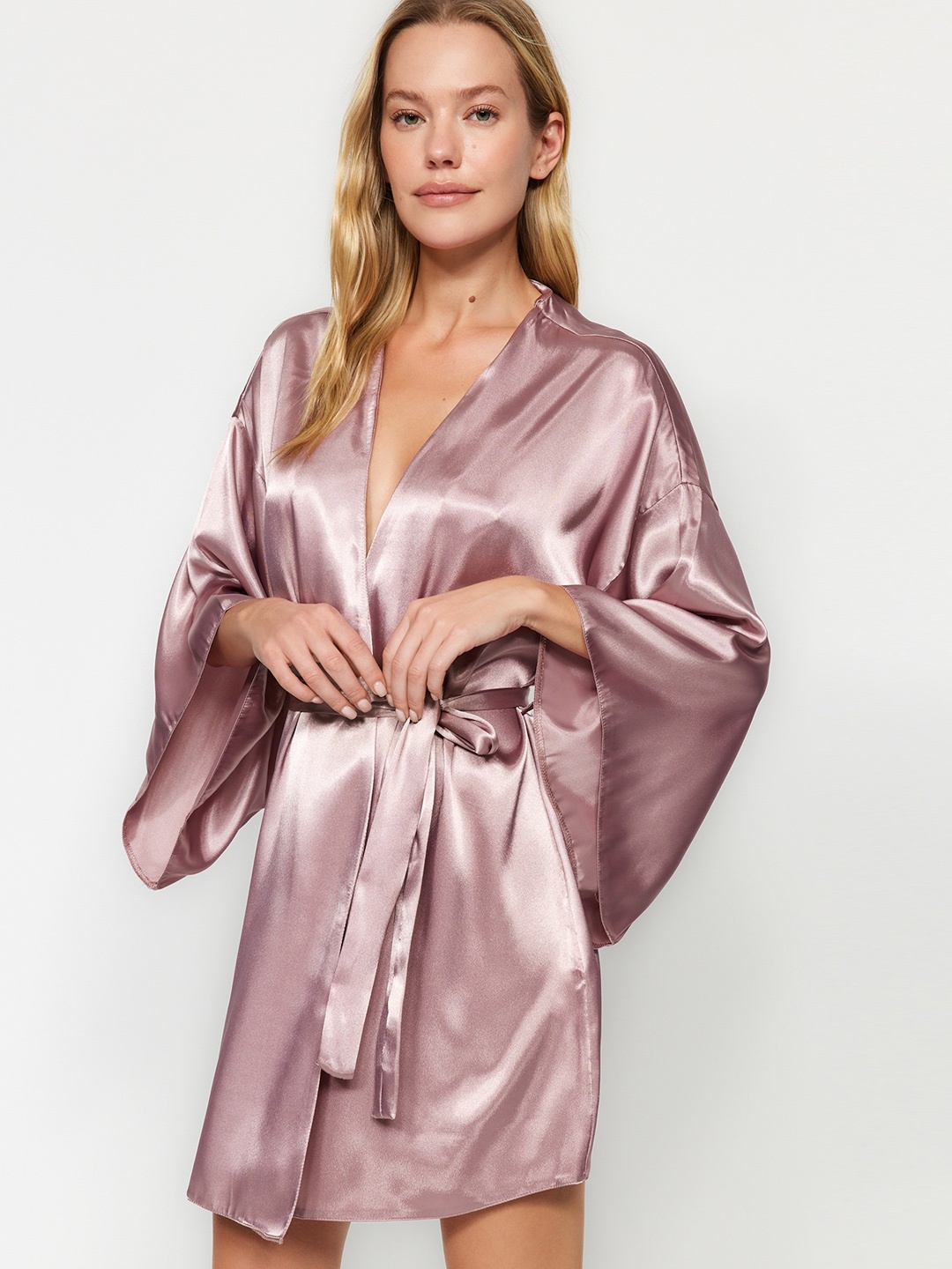 

Trendyol Long Sleeves Satin Robe, Pink