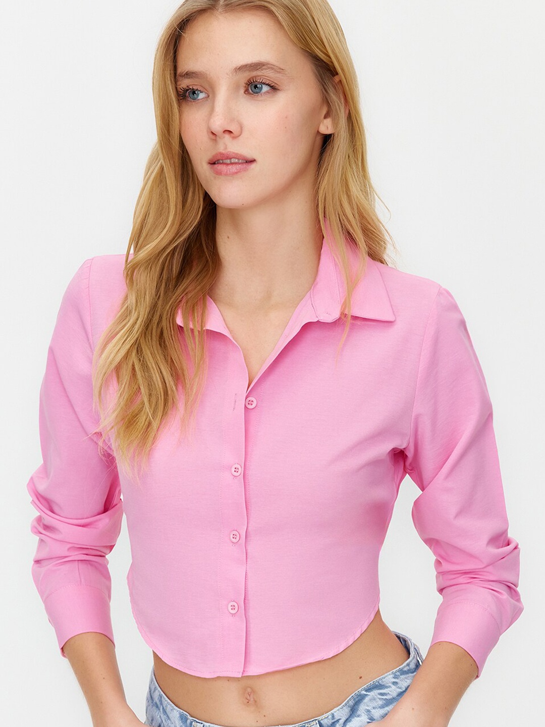 

Trendyol Spread Collar Cuffed Sleeves Crop Shirt Style Top, Pink