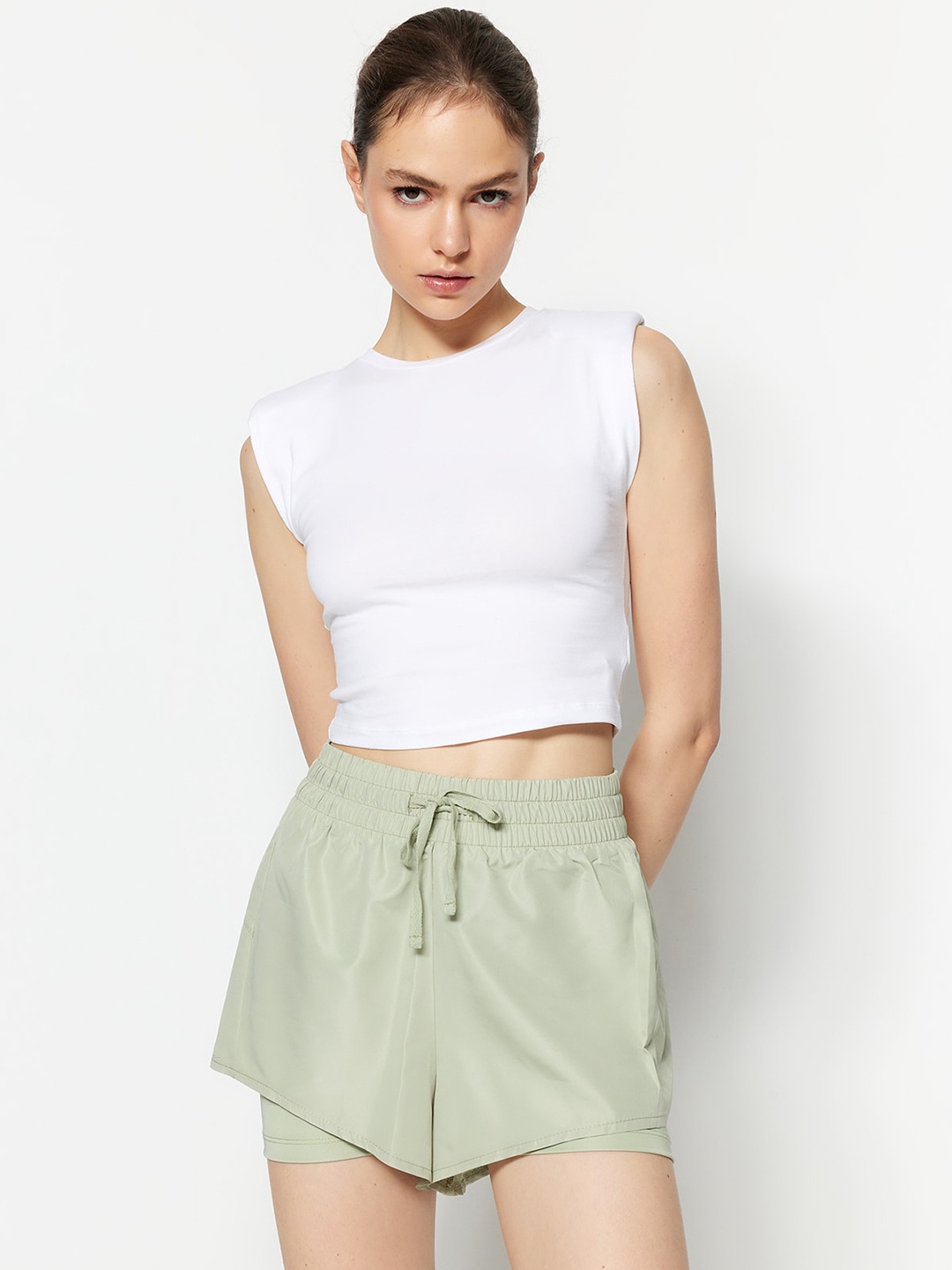 

Trendyol Women Mid-Rise Regular Shorts With Attached Inner, Sea green