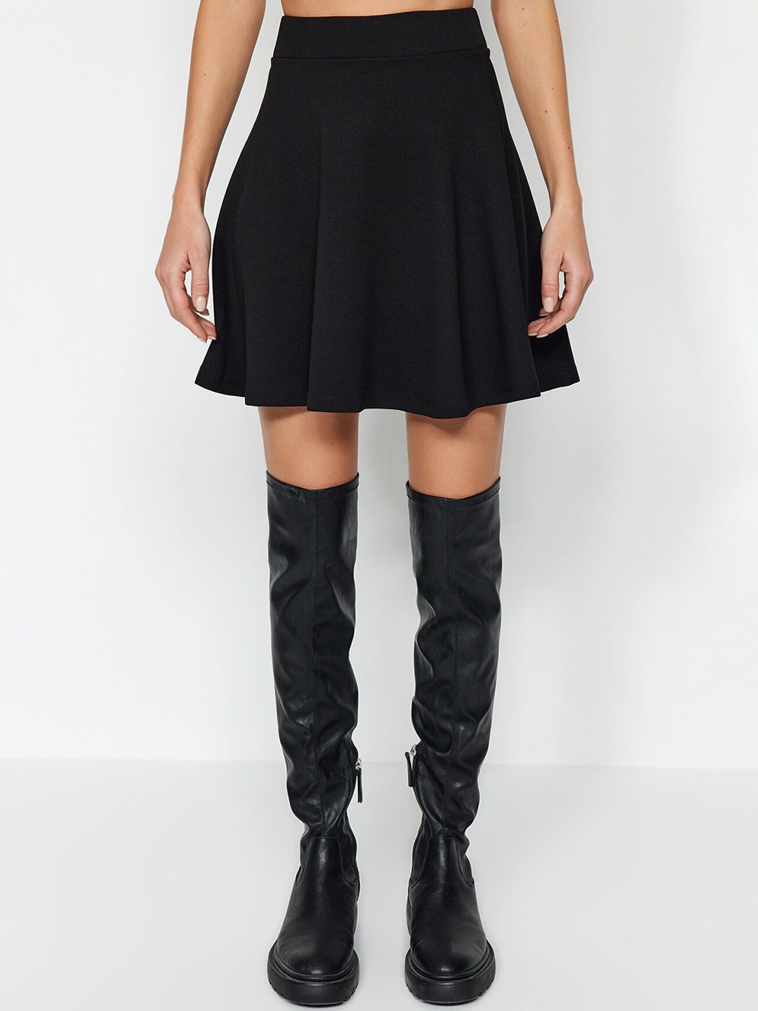 

Trendyol Mid-Rise Mini A-Line Skirt, Black