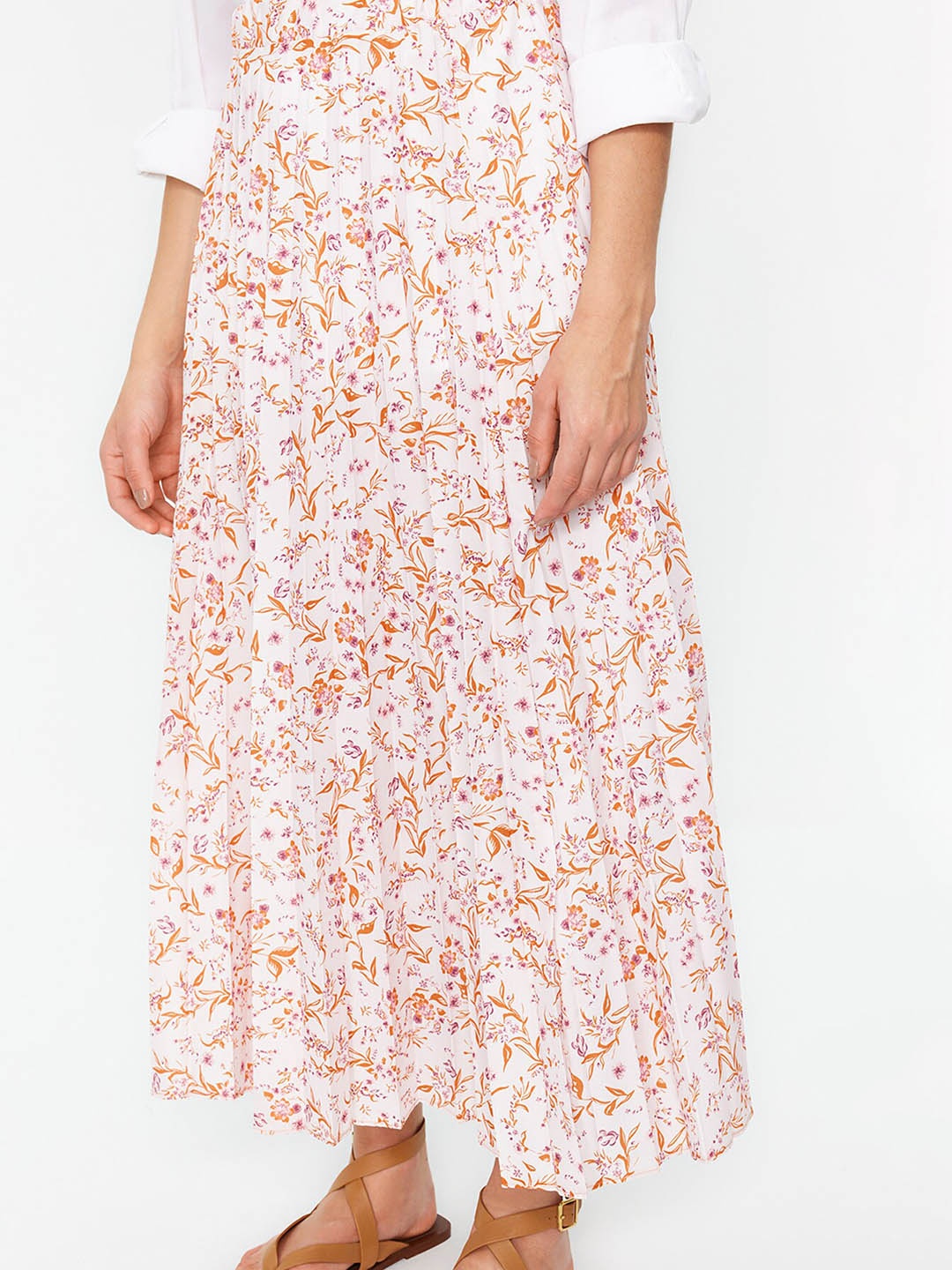 

Trendyol Floral Printed Flared Maxi Skirt, White