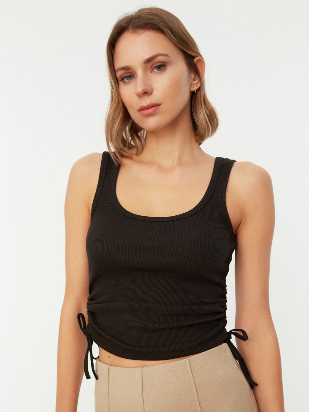 

Trendyol Scoop Neck Ribbed Ruched Crop Tank Top, Black