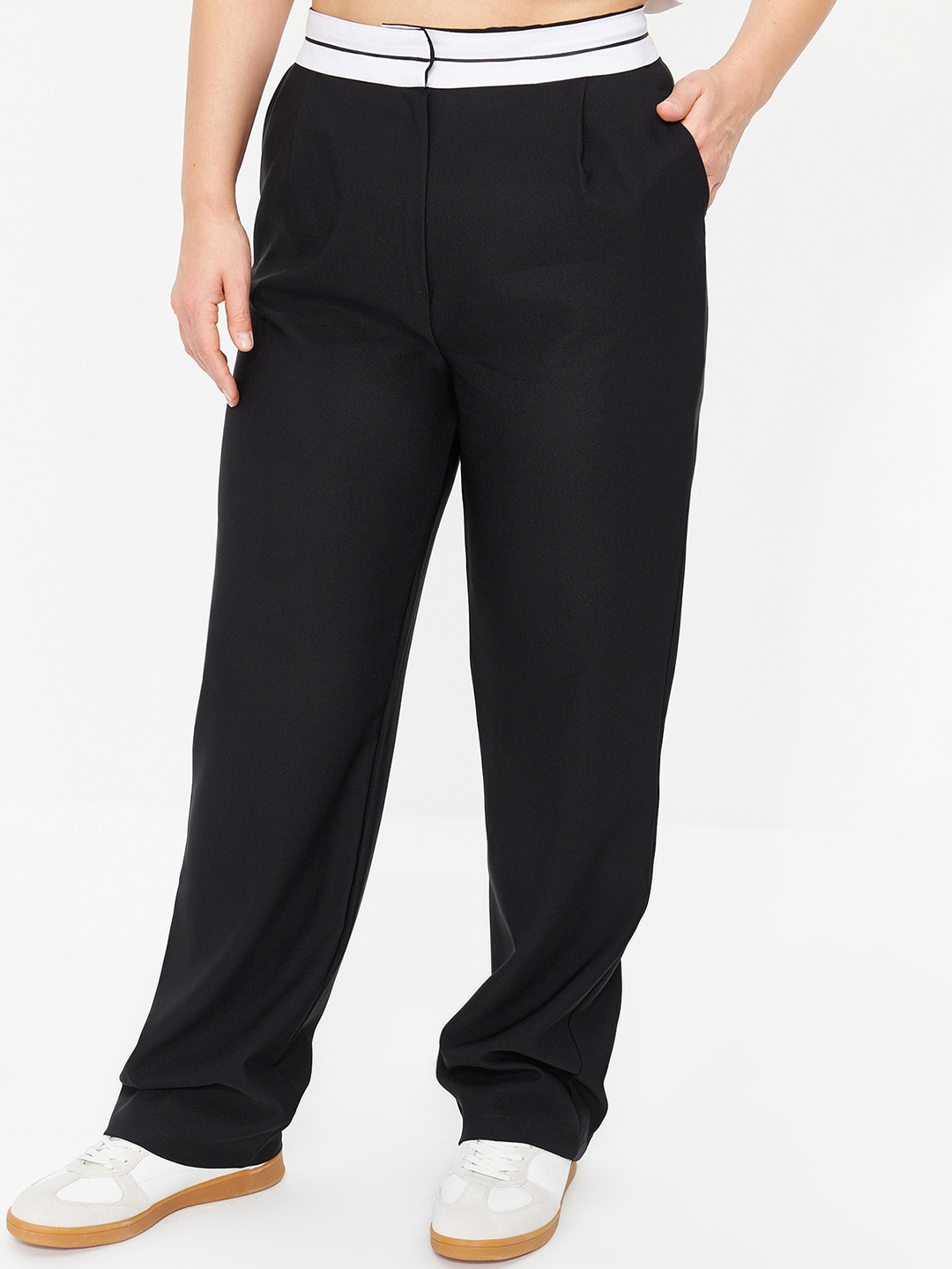 

Trendyol Women Mid Rise Trousers, Black