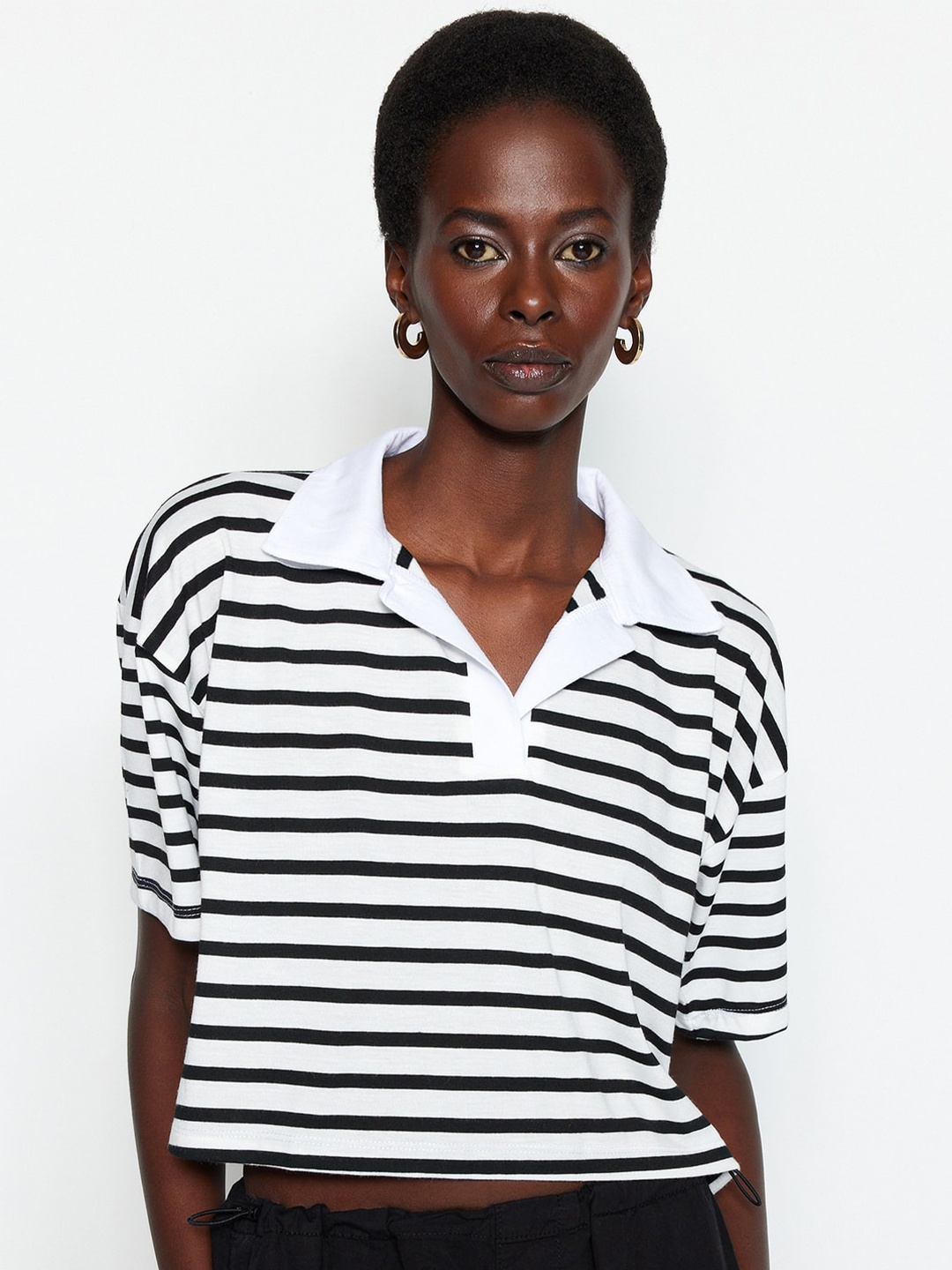 

Trendyol Striped Drop-Shoulder Sleeves Crop T-shirt, White