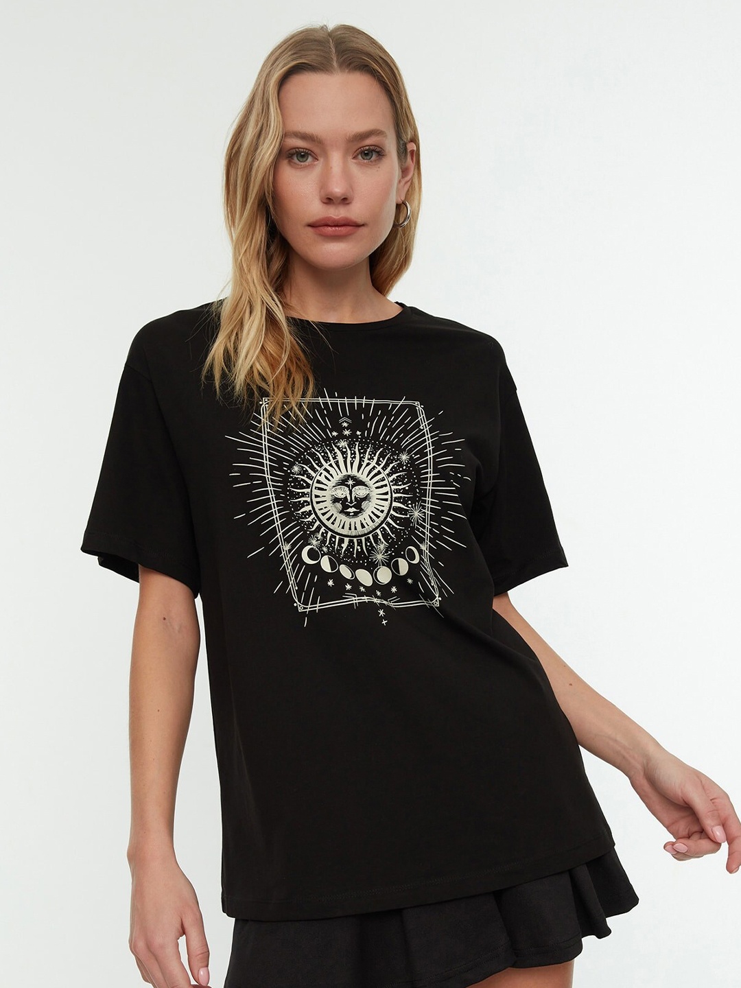 

Trendyol Graphic Printed Drop-Shoulder Sleeves Pure Cotton T-shirt, Black