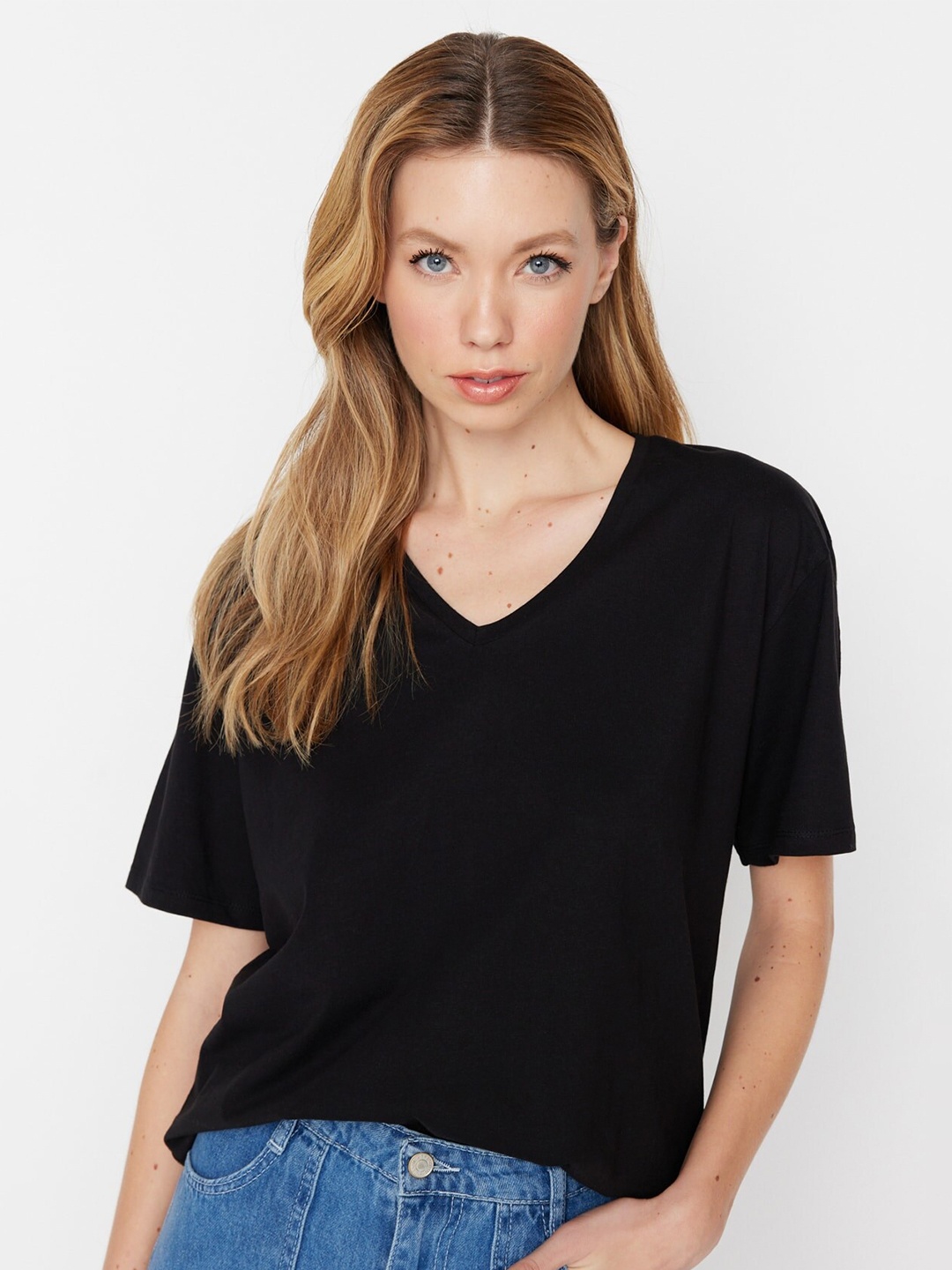 

Trendyol V-Neck T-shirt, Black