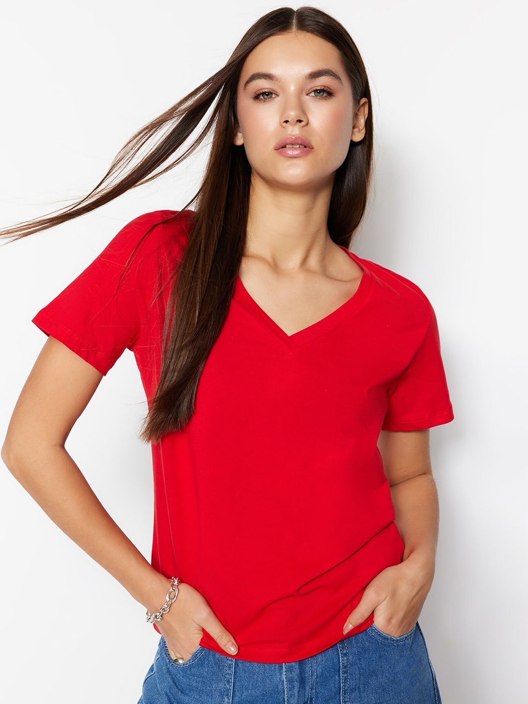 

Trendyol V-Neck Cotton T-shirt, Red