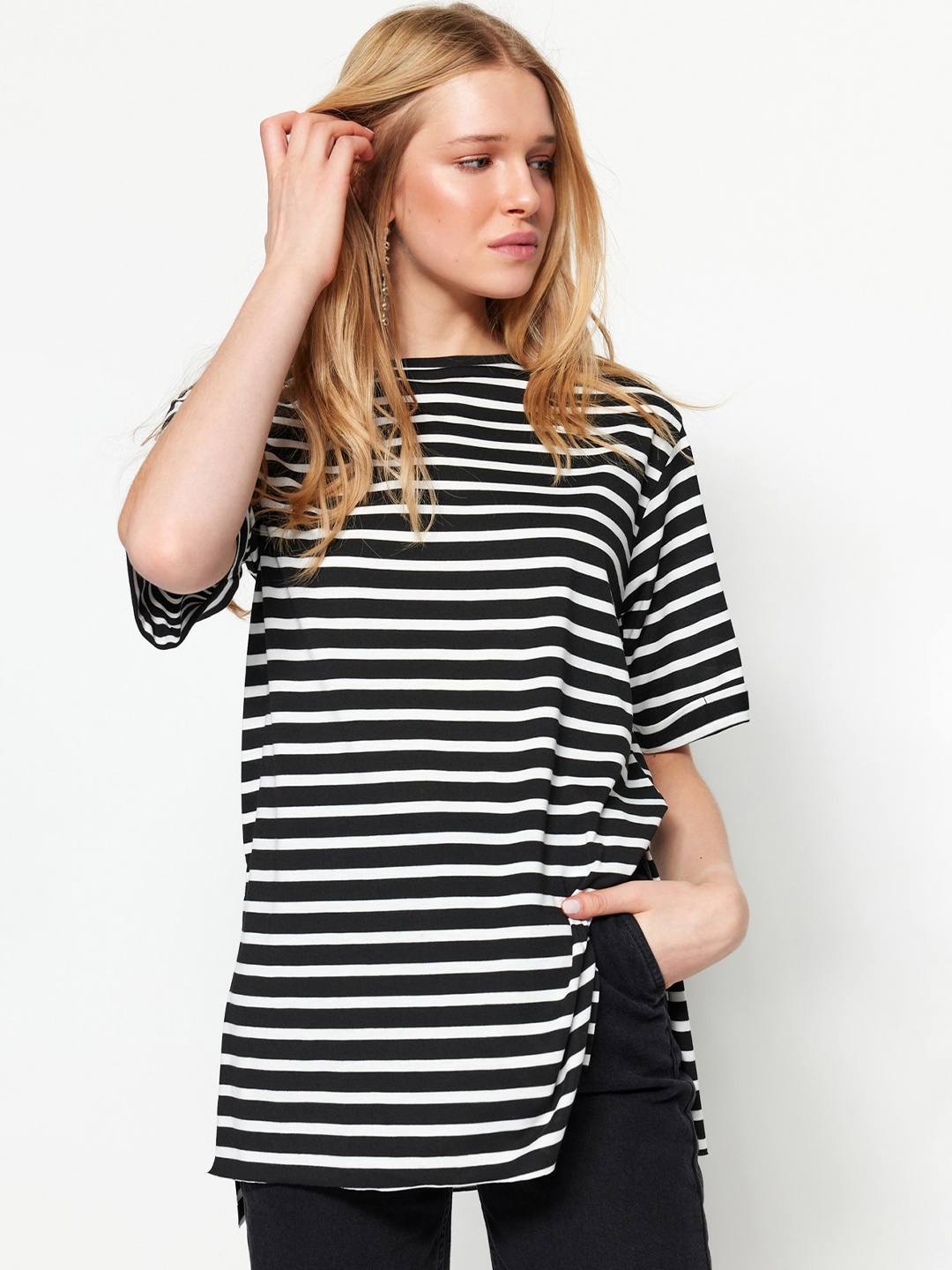 

Trendyol Striped T-shirt, Black