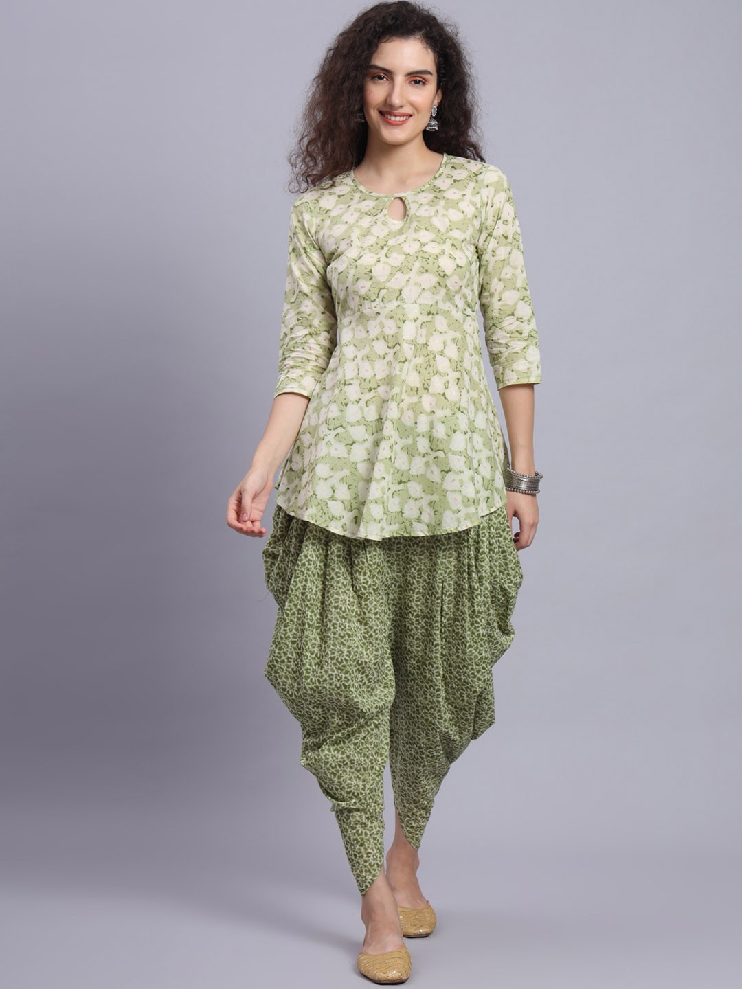 

LARGISH Floral Printed Pure Cotton Kurti With Dhoti Pants, Green