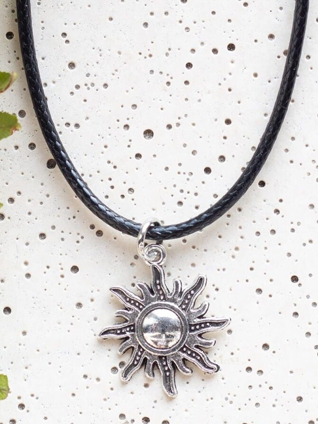 

EL REGALO Sun Shaped Contemporary Pendant With Chain, Silver