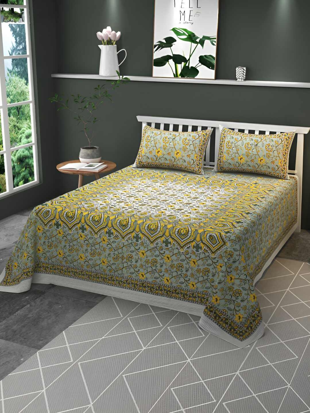 

CLIO'S HERITAGE STORE White Floral 210 TC Cotton King Bedsheet With 2 Pillow Covers