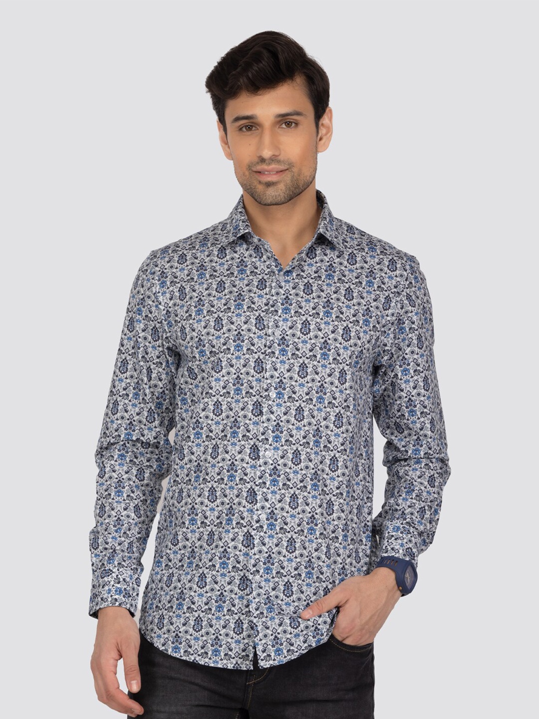 

Berkshire Smart Slim Fit Ethnic Motifs Printed Cotton Casual Shirt, White