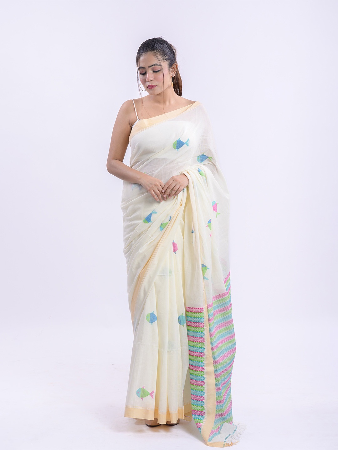 

RODDUR Ethnic Motifs Woven Design Pure Cotton Saree, White
