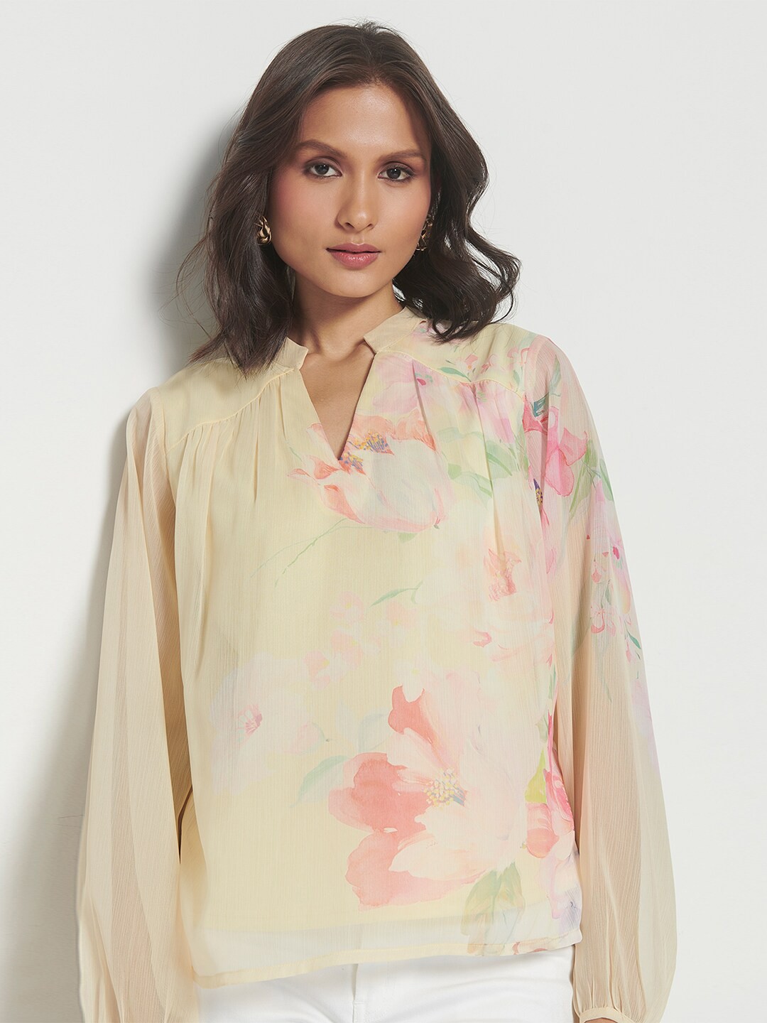 

AND Floral Printed Mandarin Collar Cuffed Sleeves Pleated Top, Yellow