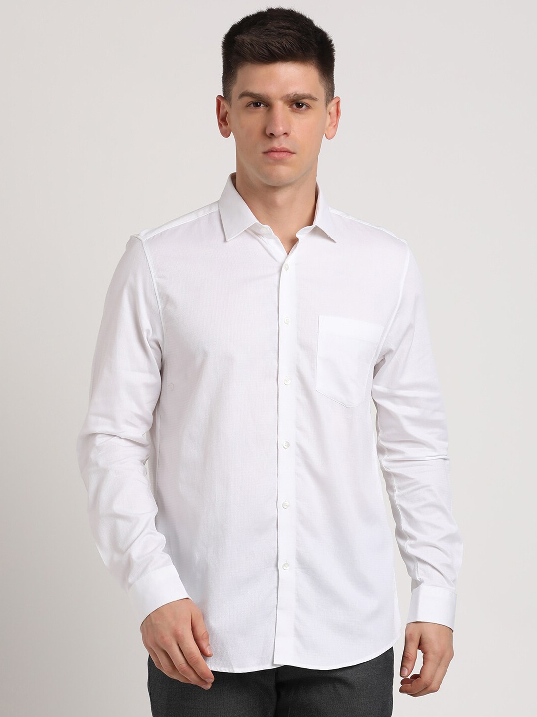 

Turtle Spread Collar Standard Slim Fit Cotton Opaque Formal Shirt, White