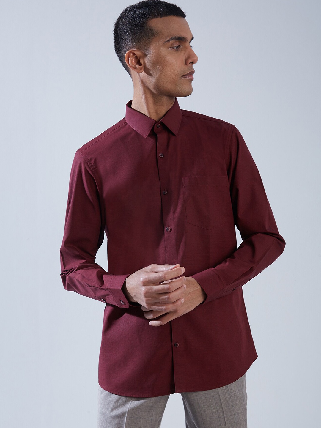 

Turtle Spread Collar Standard Slim Fit Cotton Opaque Formal Shirt, Maroon